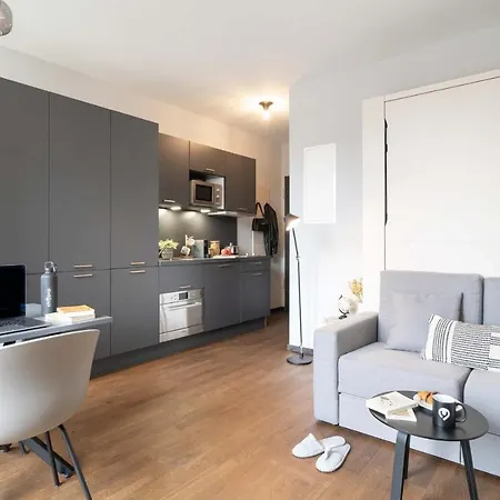 Aparthotel Pop Center